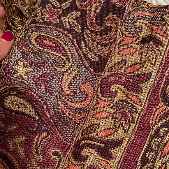 SUSAN GRAVER TOP WITH SHAWL - Picture 8 of 9